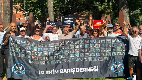 10 Ekim Katliamı'nın 129’uncu ayında İzmir'de anma yapıldı: Adalet ve barış mücadelemiz sürecek