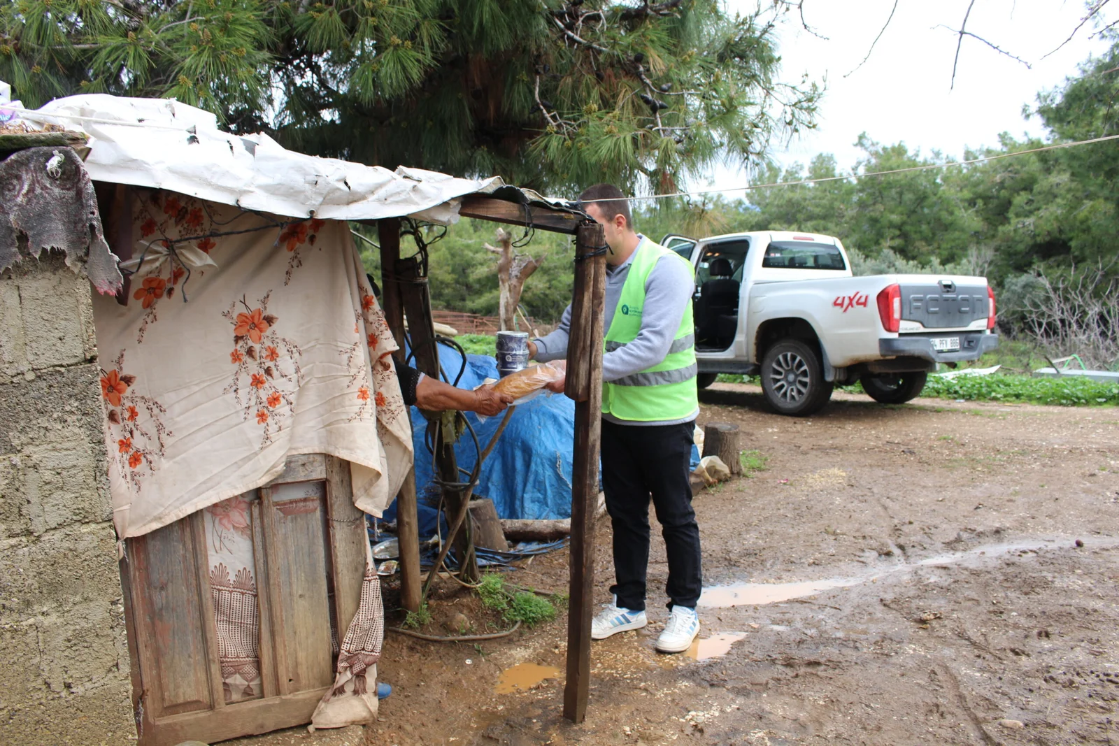 Büyükşehir'in Manavgat Aşevi ihtiyaç sahiplerinin yanında