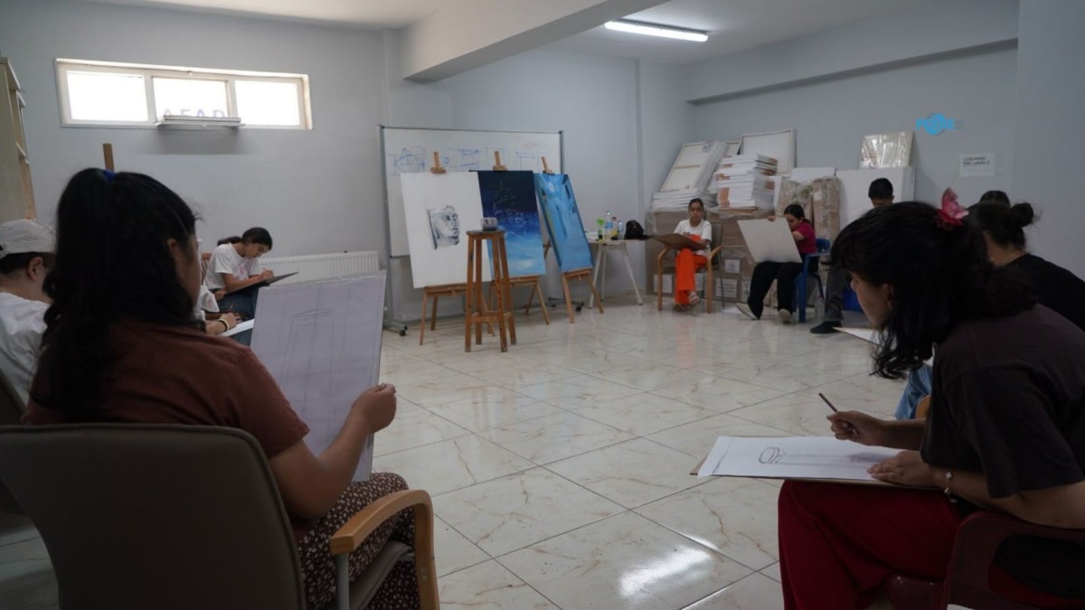 AKEM’de veliler ve çocuklar aynı atölyede resim eğitimi alıyor  - Videolu Haber