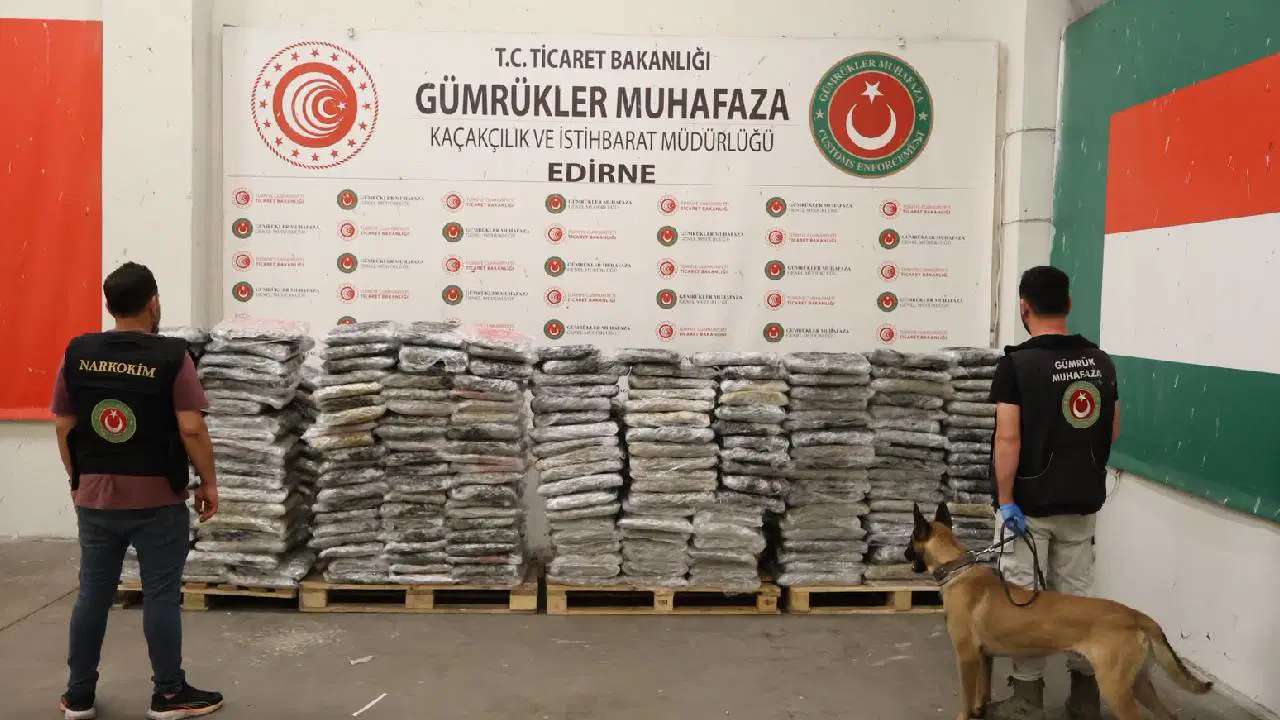 Bakanlık duyurdu: Kapıkule Gümrük Kapısı'nda 1,2 ton uyuşturucu yakalandı