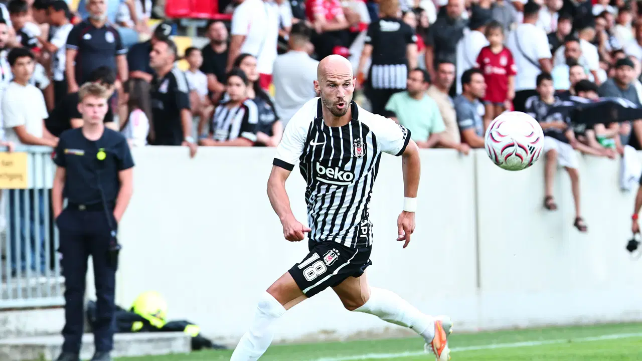 Beşiktaş, Widzew Lodz'a 2 golle mağlup oldu