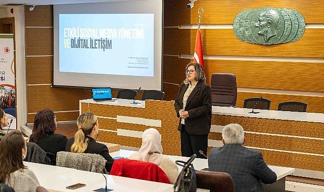 Bornova'da muhtarlar için Dijital Dönüşüm Eğitimi