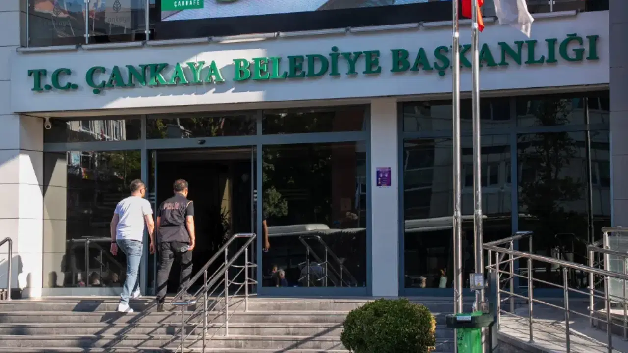 Çankaya Belediyesi'ne operasyonu: Eyüpsultan Belediye Başkan Yardımcısı ve 1 kişi tutuklandı