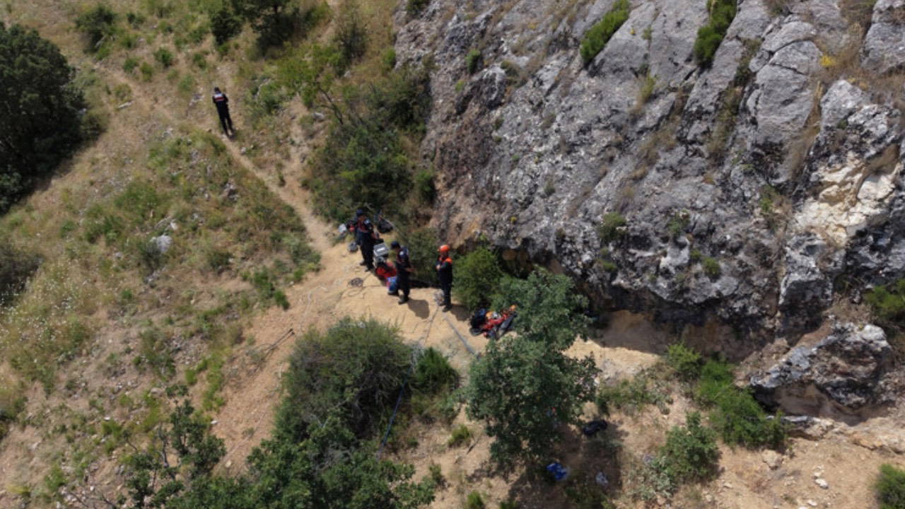 Define aramak için girdiği mağarada kayboldu; 5 gözaltı