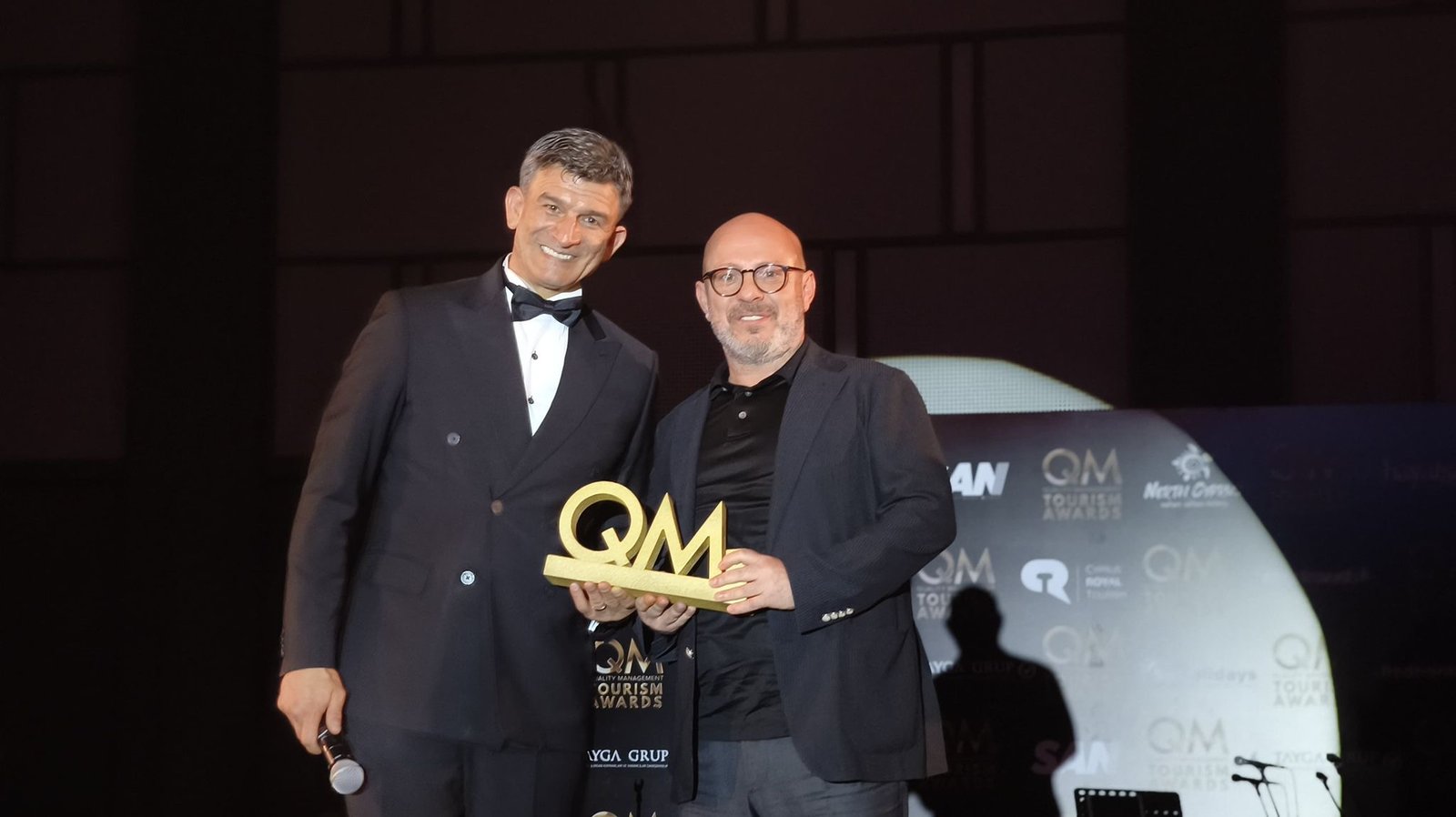 Jolly, QM Awards'ta çifte ödülle sahnede