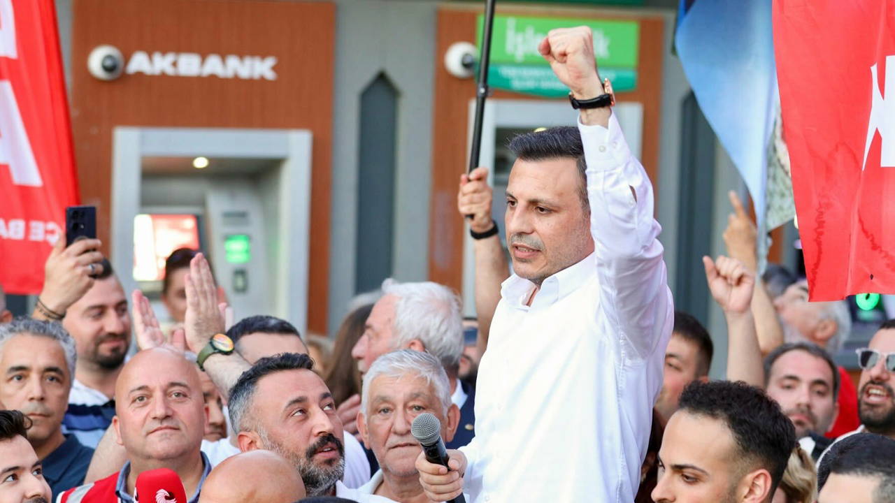 İl binasına girişi engellenen Özgür Çelik'ten mesaj: 'Makamımız sokaklardır'