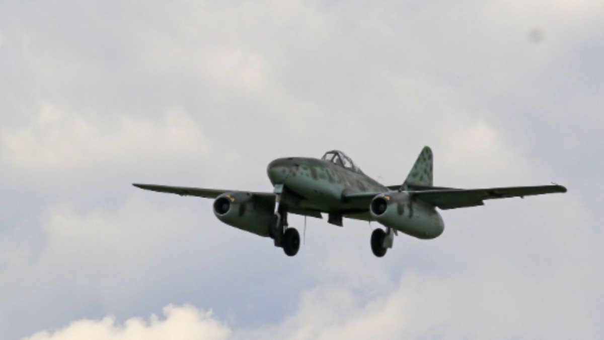 İran, Suudi Arabistan’daki ABD uçağına saldırdı: E-3 AWACS hasar gördü!