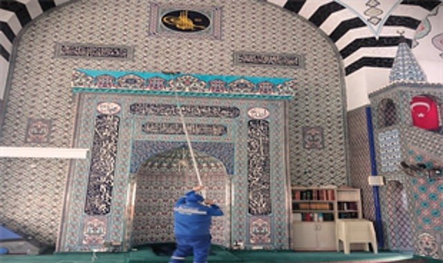 İzmir'in camilerinde bayram temizliği başladı!