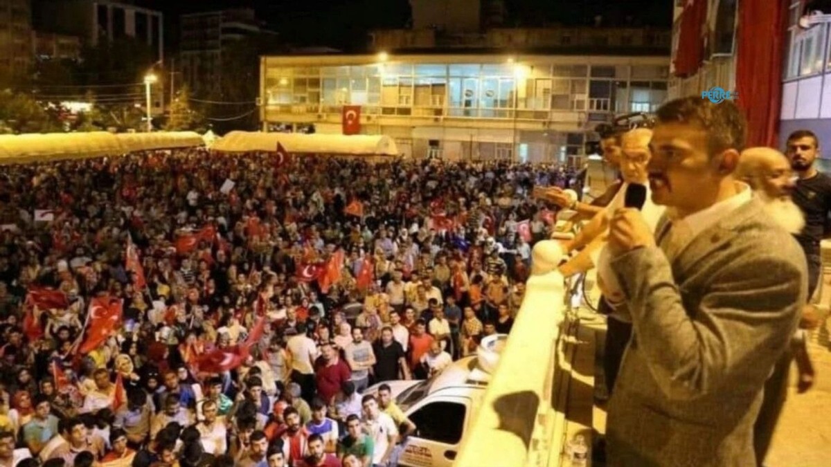 MHP İl Başkanı Ali Önat: ‘Valilik Meydanı o gece millî iradenin kalesi olmuştur’