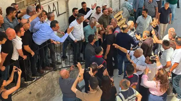 Niğde'de butlancı ekibin atadığı heyet kapı dışarı edildi, il binasına girişi engellendi
