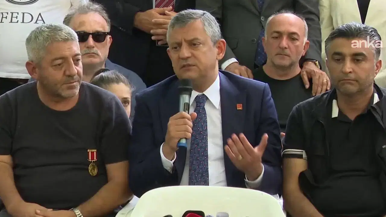 Özgür Özel'den şehit aileleri ve gazilerin oturma eylemine destek