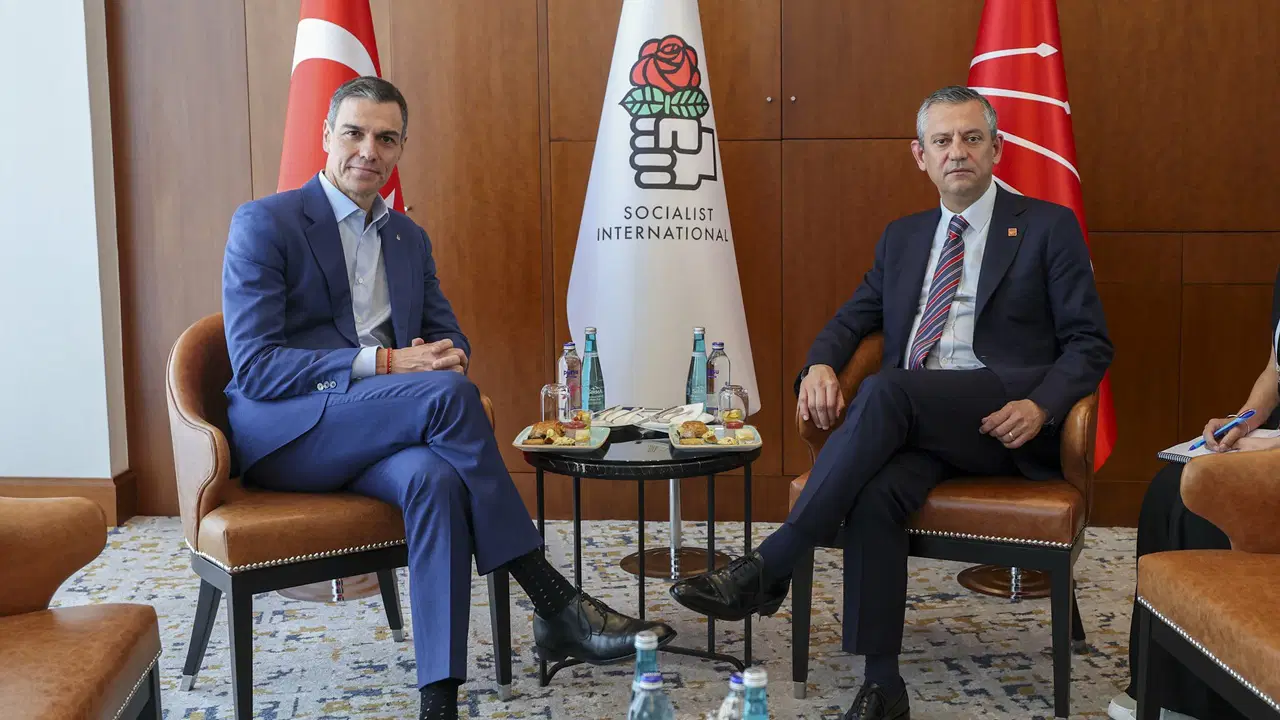 Pedro Sánchez'den, Özgür Özel'e 'YENİ Parti' mektubu: 'Bu cesur kararınız bizlere umut veriyor'