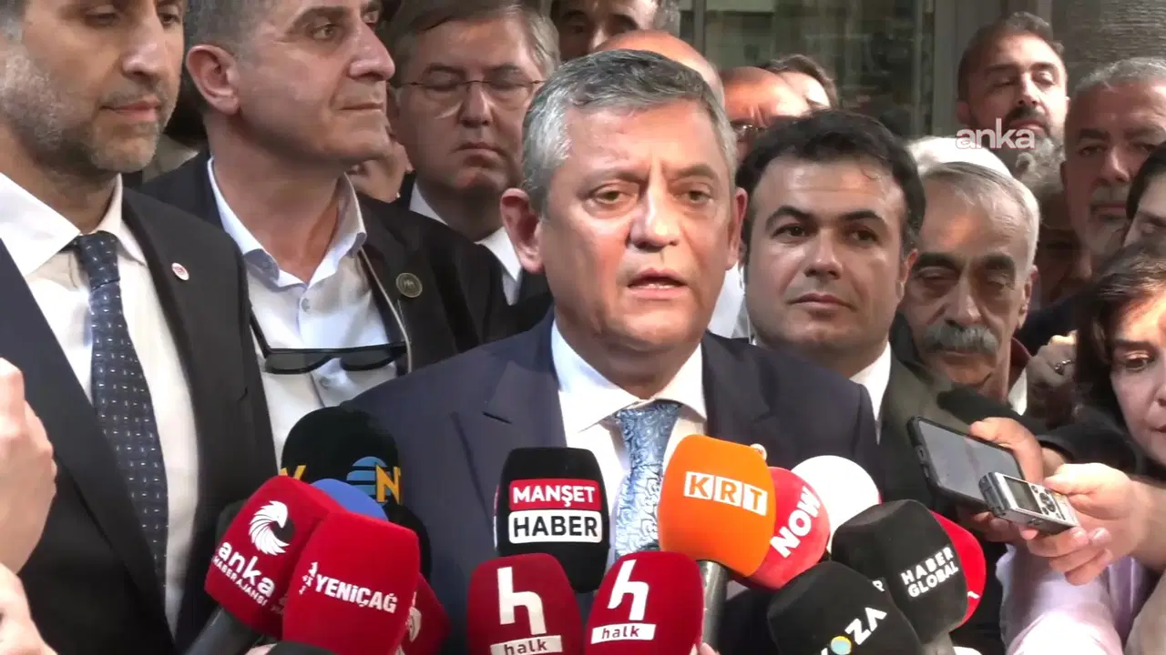Son Dakika... İlk toplantı sona erdi... YENİ Parti Genel Başkanı Özgür Özel'den kritik açıklamalar: Mansur Yavaş, partiye katılacak mı?
