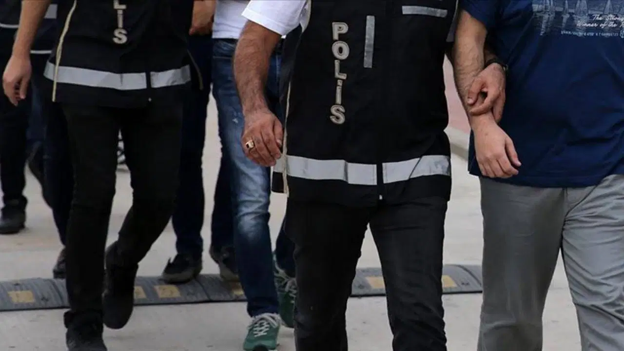 Sosyal medyadan silahlı fotoğraf paylaştılar: 2 şüpheli gözaltında