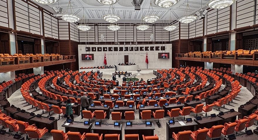 TBMM bayram sonrası mesaiye başlıyor! Depremzedelere yüzde 74 konut indirimi görüşülecek