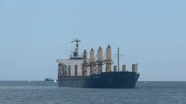 Tekirdağ açıklarında karaya oturan geminin kaptanı kurtarma talebinde bulunmadı