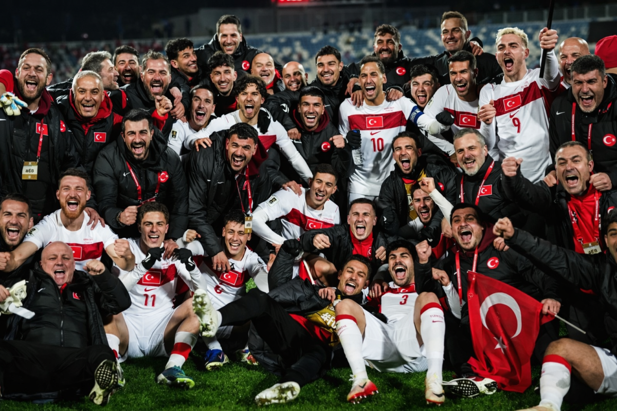 Türkiye 27 Yıl Sonra Dünya Kupasında Bizim Çocuklar İmzasını Attı!