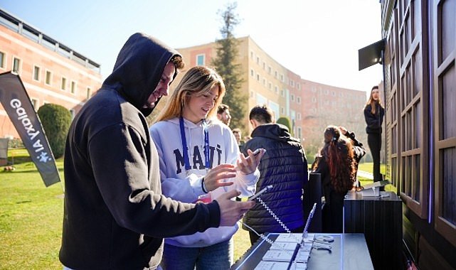 Üniversite kampüslerinde Galaxy AI deneyimi: Galaxy Intelligence Hunt başladı!